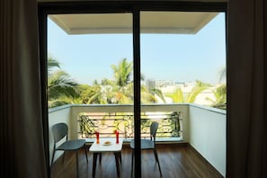 Deluxe Twin Room | Balcony