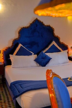 Habitación doble superior, 1 cama Queen size, vista al patio (Amazigh) | Decoración personalizada y muebles diferentes 