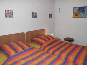 1 bedroom, travel crib, free WiFi
