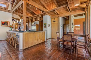 Bar (on property) - Fabulous Ocean Views with Mauna Kea Resort Access (Waimea)