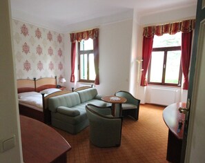 Standard Double Room | In-room safe, individually decorated, individually furnished, desk - Hotel Kaiser Franz Josef (Millstatt)