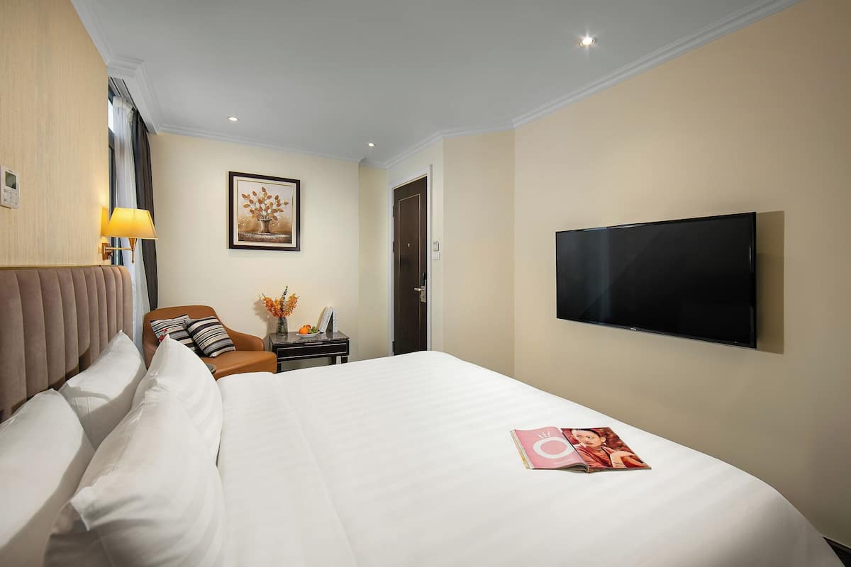 Deluxe Double or Twin Room. | Minibar, in-room safe, individually furnished, desk
