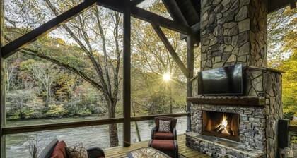 River`s Edge Lodge- Mineral Bluff, GA