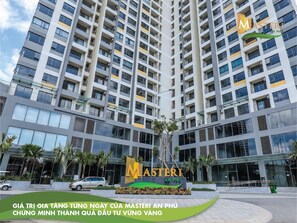 Exterior - Retreat to Sunlit 2BR River view @ Masteri An Phu
 (Ho Chi Minh)