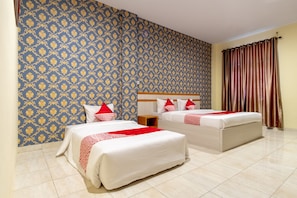 Desk, free WiFi, bed sheets