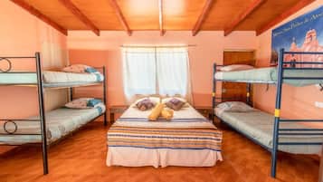 Chambre Familiale | 1 chambre, Wi-Fi gratuit, draps fournis
