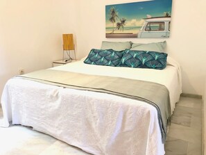 2 bedrooms, iron/ironing board, WiFi, bed sheets