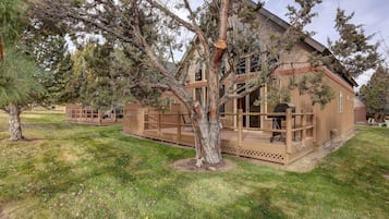 House, 2 Bedrooms | Property grounds