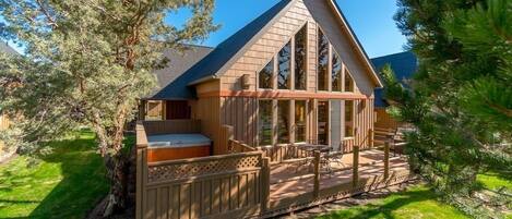 House, 2 Bedrooms | Exterior