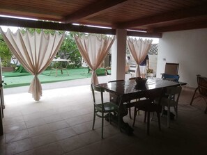 Outdoor dining