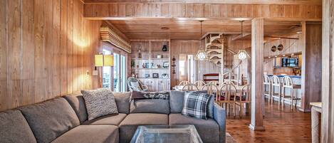 Fernseher, DVD-Player, Bücher