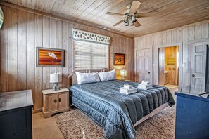 6 makuuhuonetta, silitysrauta/-lauta, ilmainen Wi-Fi, vuodevaatteet