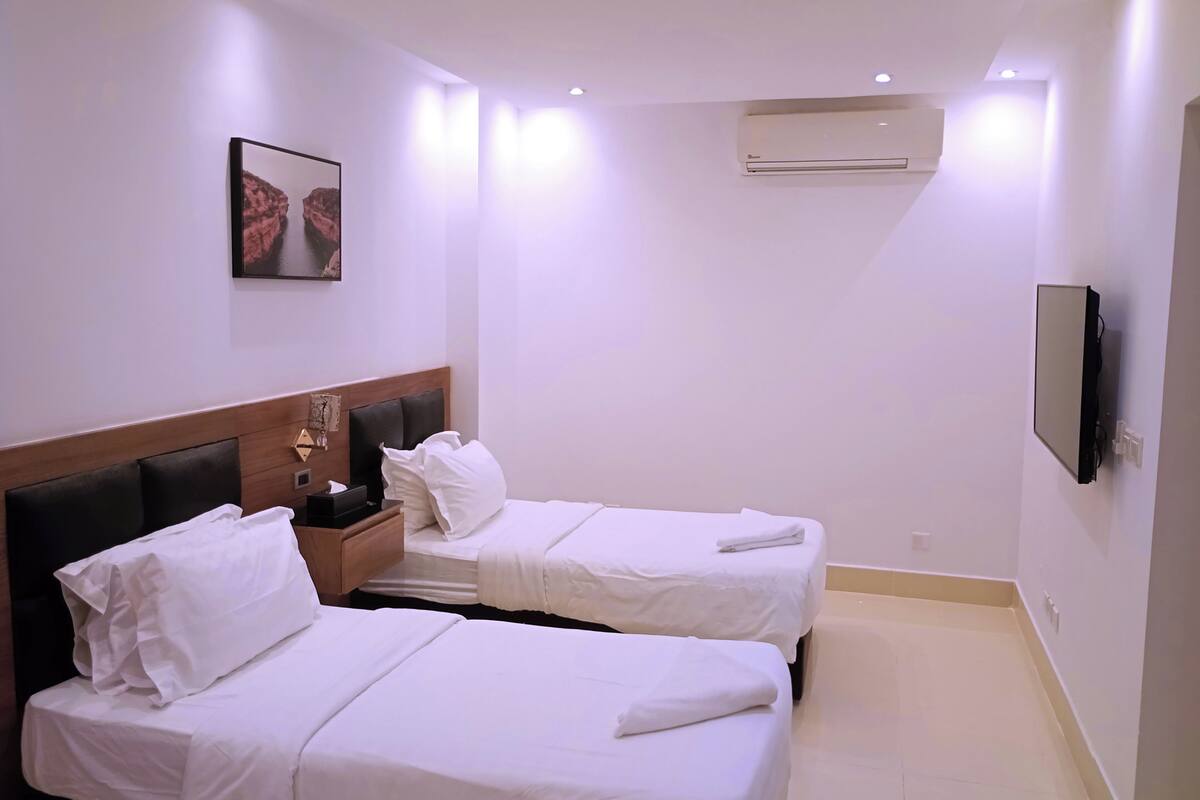 Deluxe Double or Twin Room | Premium bedding, down comforters, minibar, blackout drapes