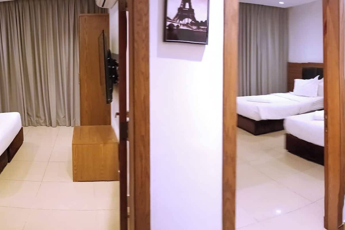 Apartment, 2 Bedrooms | Premium bedding, down comforters, minibar, blackout drapes