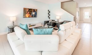 TV, video game console, ping pong - Colorful Villa with Theater at Encore (Kissimmee)