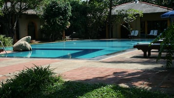 Outdoor pool, sun loungers
