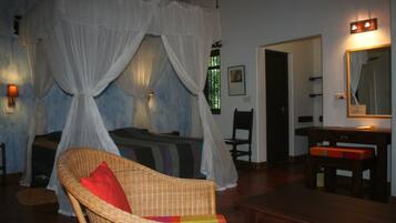 1 bedroom, desk, blackout curtains, bed sheets