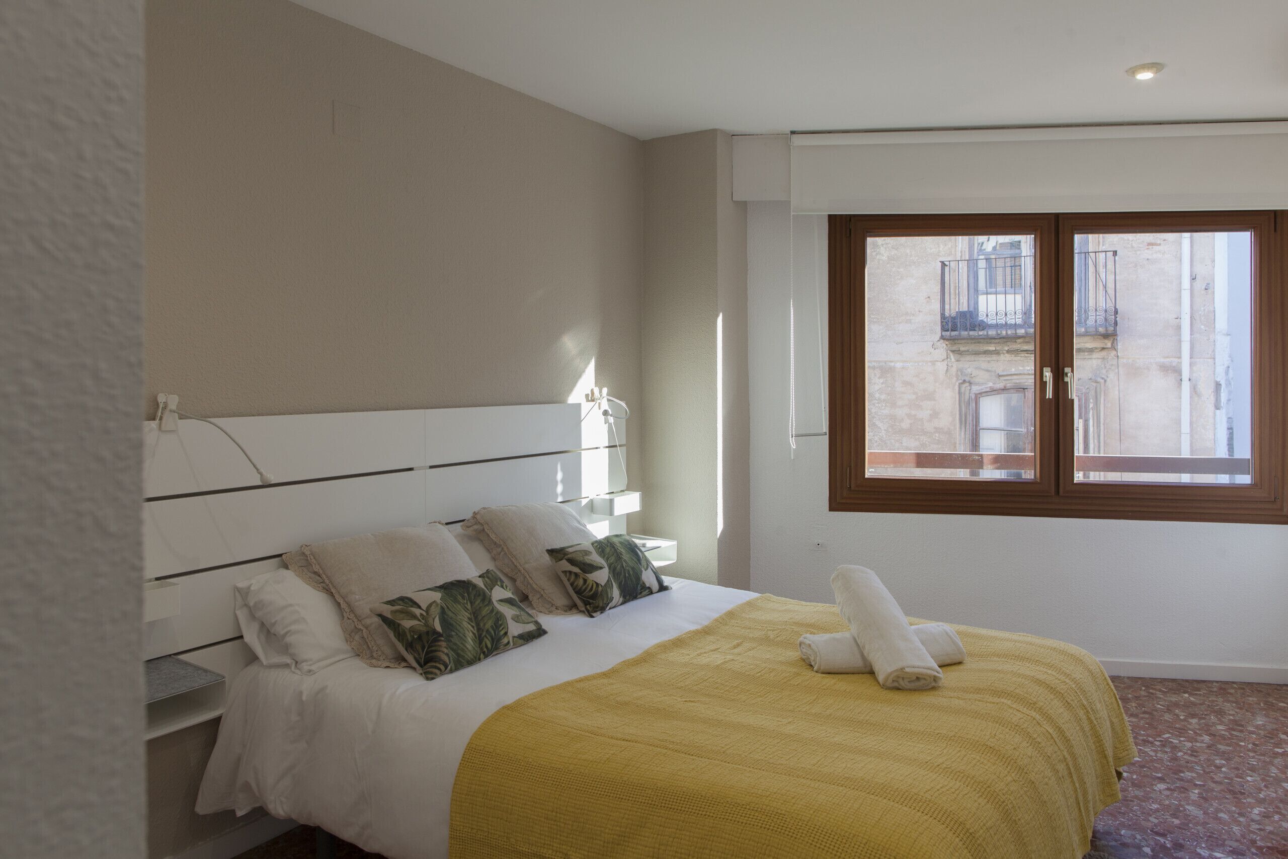 1 dormitorio, tabla de planchar con plancha, wifi gratis y ropa de cama