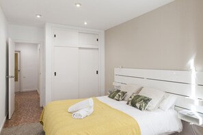 1 chambre, fer et planche à repasser, Wi-Fi gratuit, draps fournis