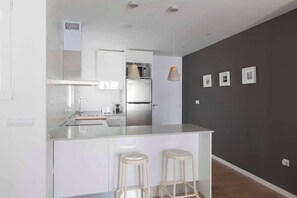 Frigorifero, microonde, forno, macchina per tè/caffè