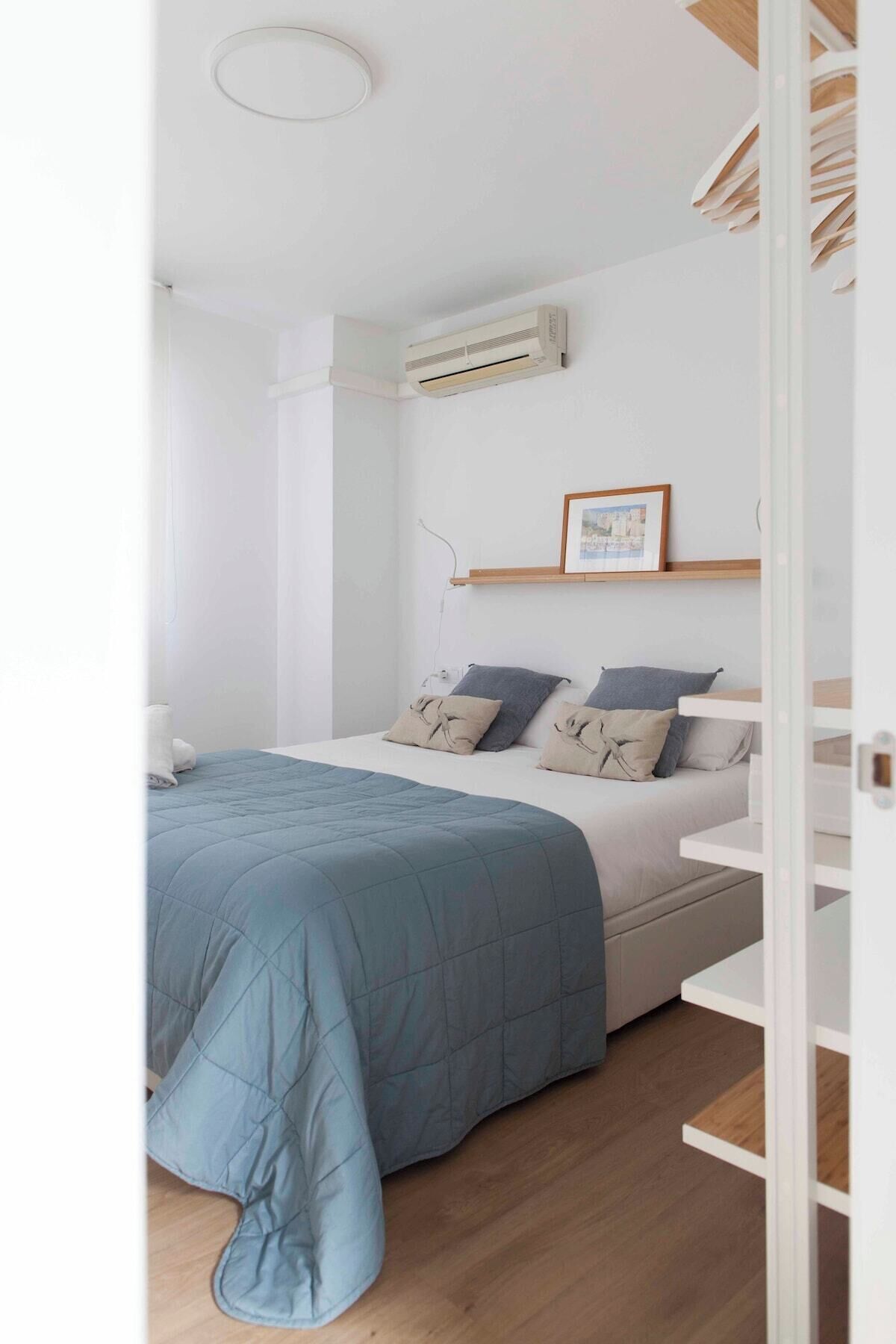 1 habitación, tabla de planchar con plancha, wifi gratis y ropa de cama 