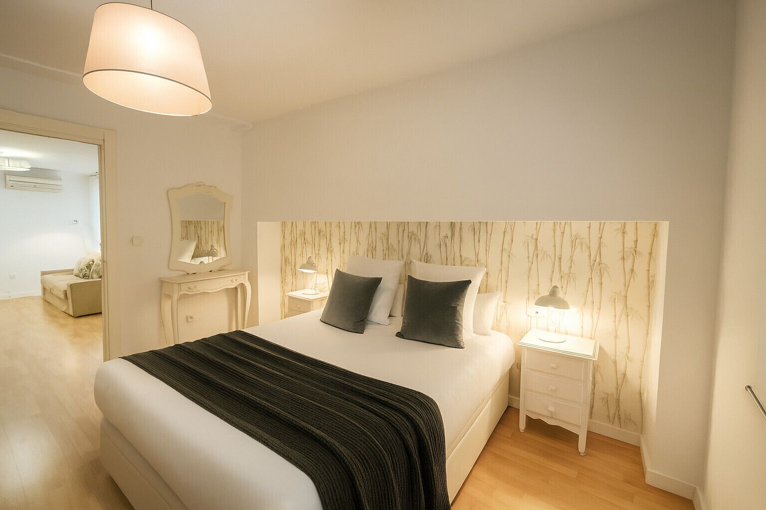2 habitaciones, tabla de planchar con plancha, internet y ropa de cama 