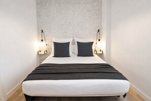 2 dormitorios, tabla de planchar con plancha, Internet y ropa de cama