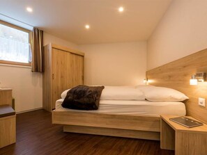 3 slaapkamers, reisbedje, gratis wifi, beddengoed