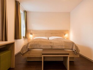 3 soverom, reiseseng for barn, wi-fi (inkludert) og sengetøy