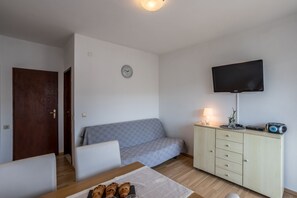 3 chambres, fer et planche à repasser, Wi-Fi, draps fournis