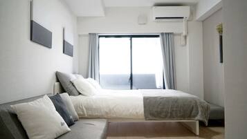 Elite Room | Individually decorated, individually furnished, desk, free WiFi