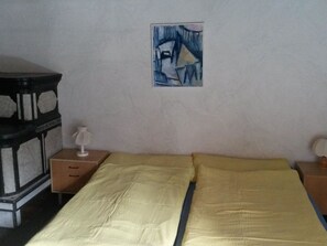 2 dormitorios, cuna de viaje, wifi gratis y ropa de cama