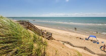 # 443: Kiertävä rautatierata, lähellä First Encounter Beachiä, yhdistysten tenniskentät