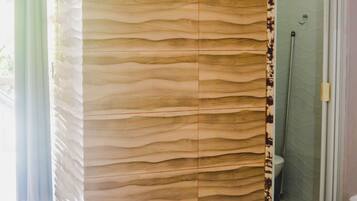 Bügeleisen/Bügelbrett, kostenloses WLAN