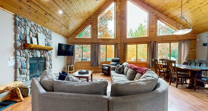 Gorgeous home w/ shared dock and lake access - spacious deck and firepit