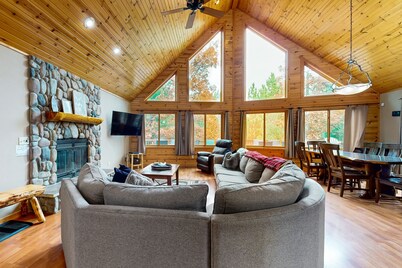 Gorgeous home w/ shared dock and lake access - spacious deck and firepit