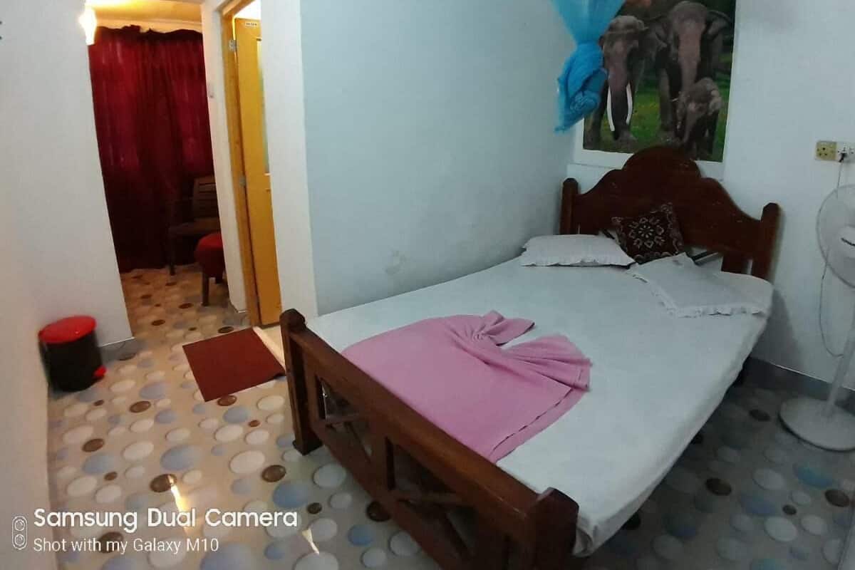 Habitación estándar | Caja fuerte, escritorio, sistema de insonorización
