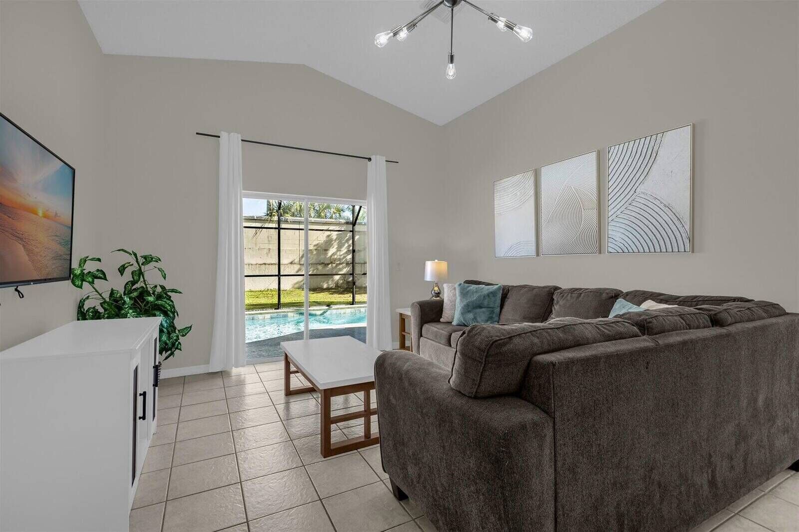 Fernseher, Tischtennisplatte