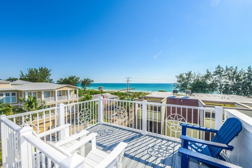 Luxury Coastal Estate with Rooftop Deck, Pool and Gulf Views