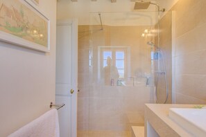 Badekar og hårføner