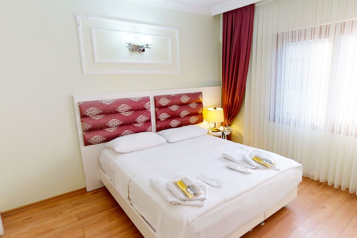 Superior Double or Twin Room | Minibar, in-room safe, soundproofing, iron/ironing board
