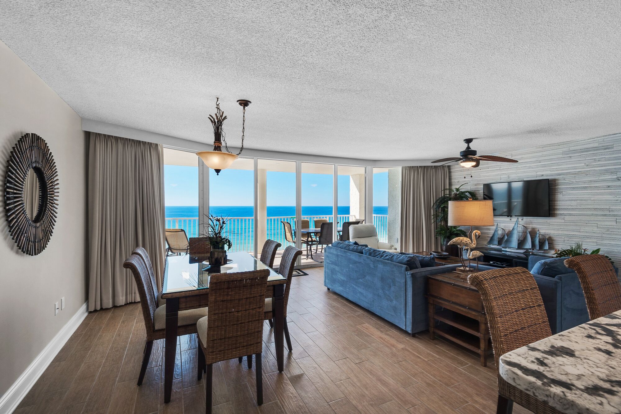 スマートテレビ、DVD プレーヤー、ステレオ