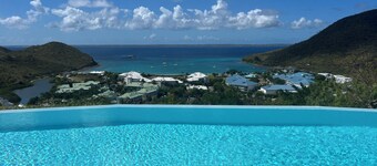 SUPERBE VILLA DOMINANT LA MER - VUE À COUPER LE SOUFFLE-  de 6 à 14 PERSONNES