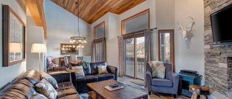 Télévision, cheminée