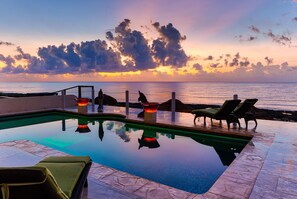 حمّام سباحة خارجي، حمّام سباحة مُدفَّأ