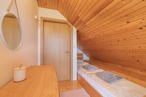 3 Schlafzimmer, Zimmersafe, Schreibtisch, Bügeleisen/Bügelbrett