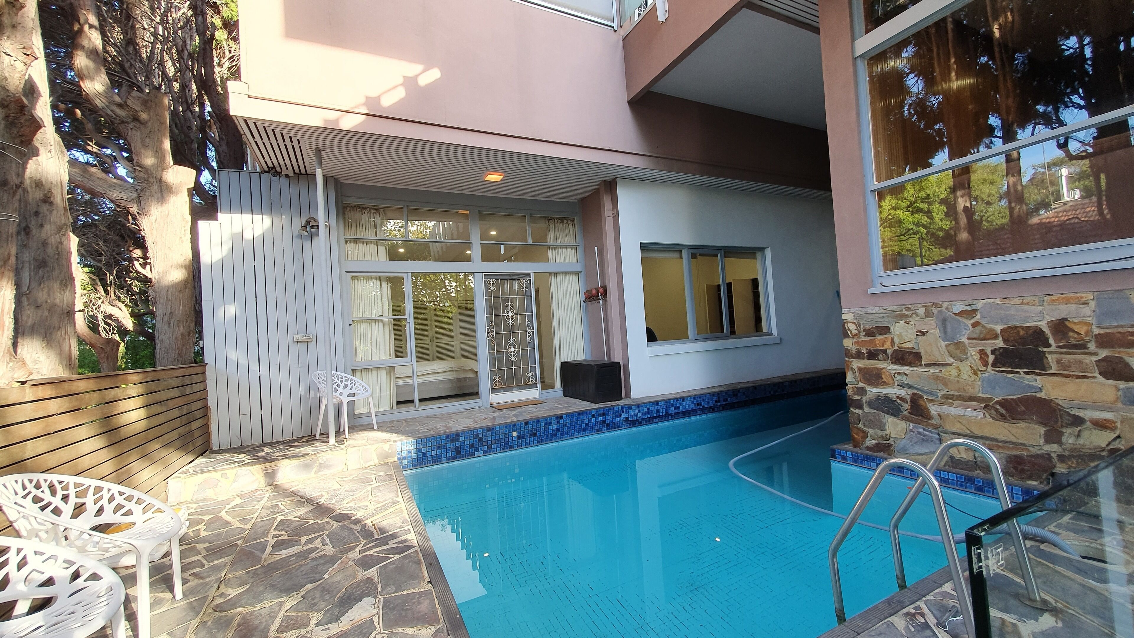 Toorak Luxury Living — image 7