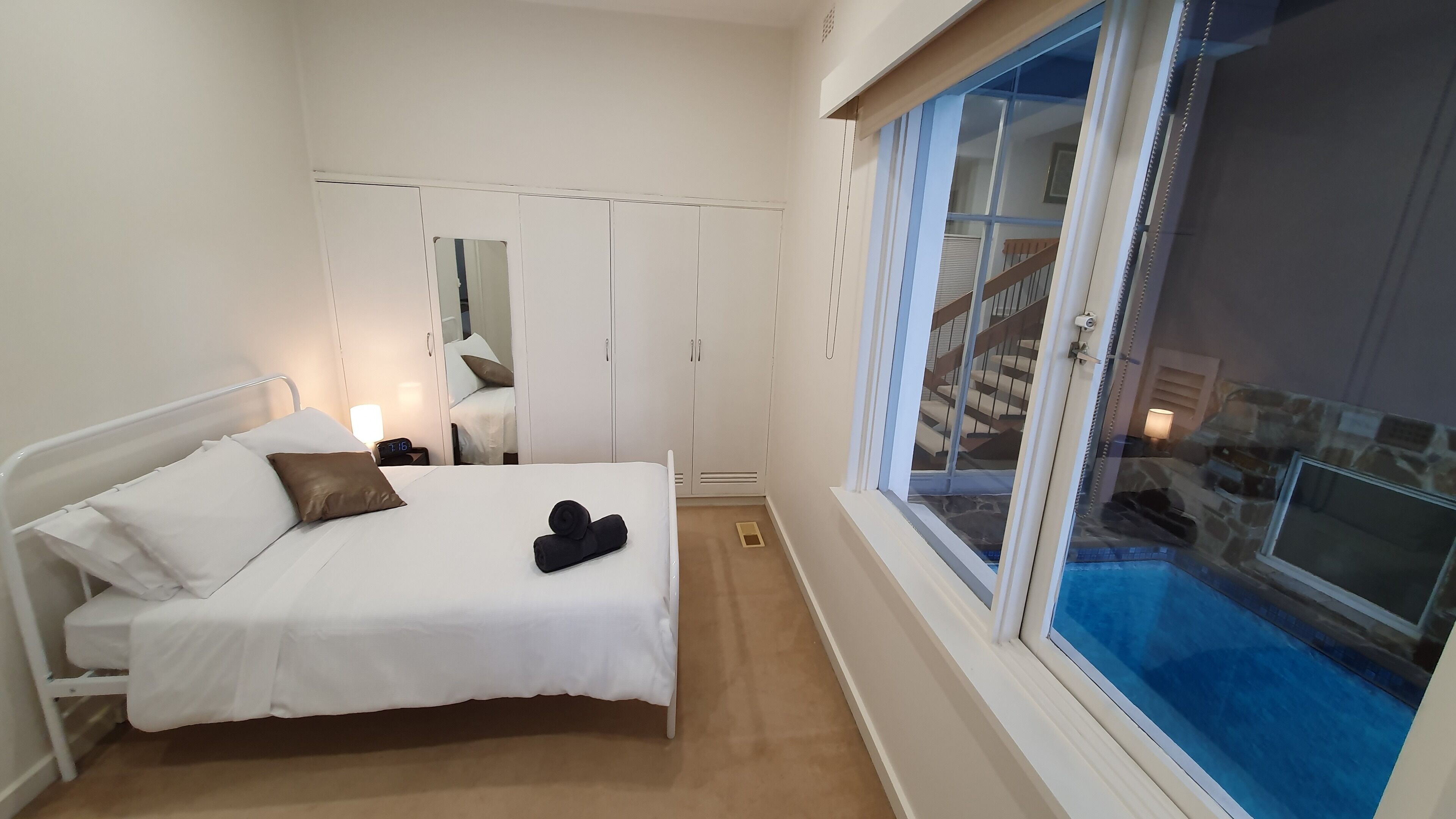 Toorak Luxury Living — image 29