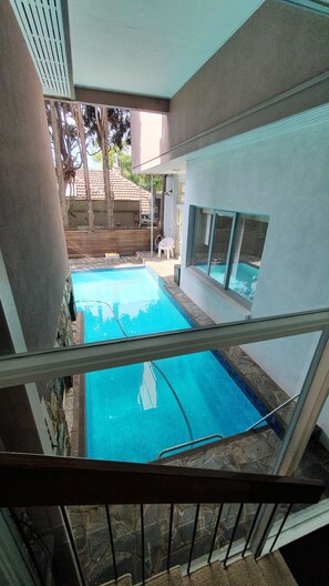 Outdoor pool - Toorak Luxury Living (Toorak)