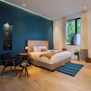 Deluxe Single Room, Bathtub | Down comforters, minibar, in-room safe, individually decorated - Casa Tuna (Mexico City)